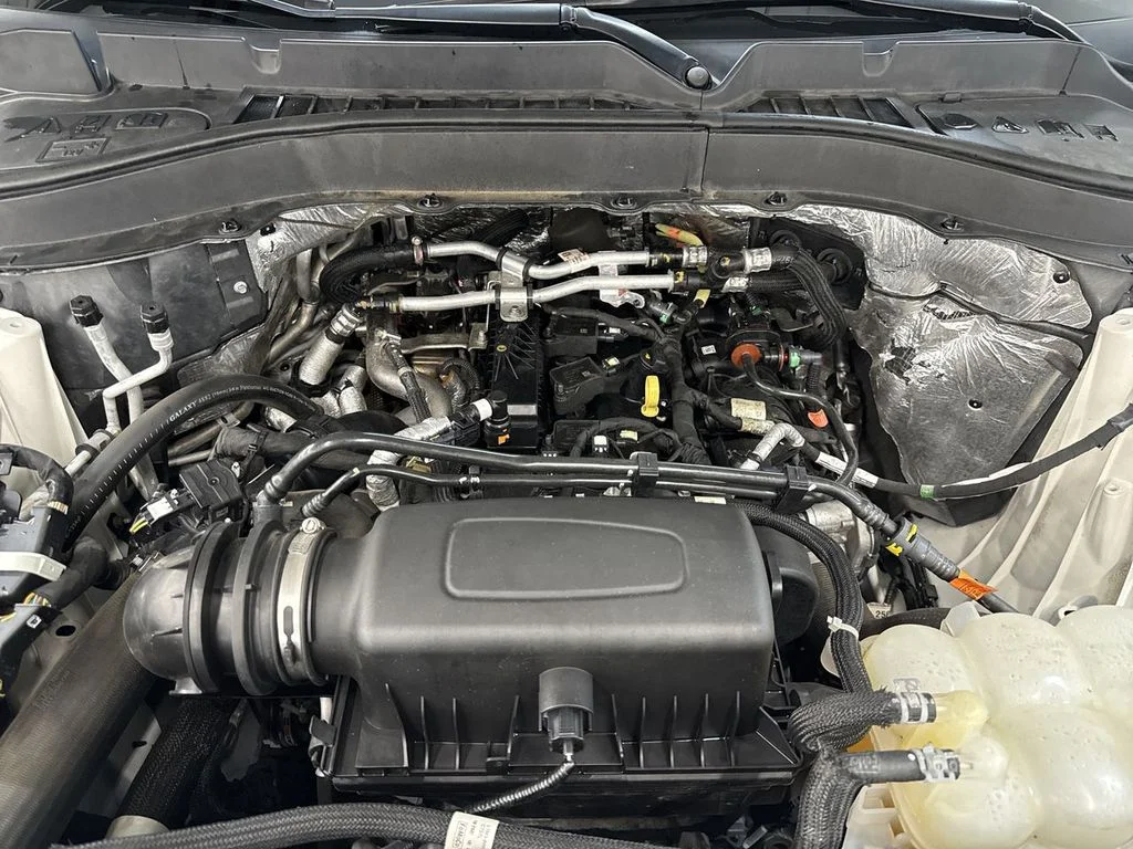 Used 2020 White Metallic Ford XLT image 36