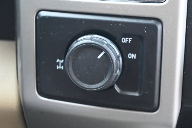 Used 2017 White Platinum Clearcoat Metallic Ford Lariat image 22