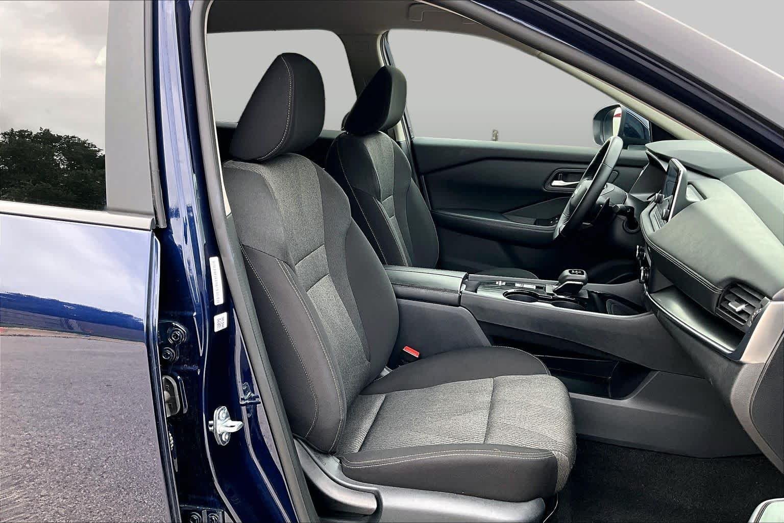 Certified Used 2025 Deep Ocean Blue Pearl Nissan SV image 9
