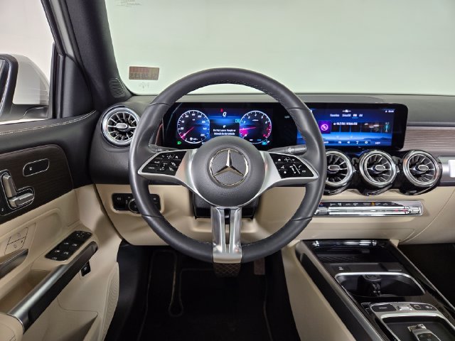 Used 2026 White Mercedes-Benz GLB 250 image 24