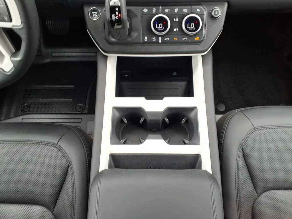 Used 2025  Land Rover S image 18