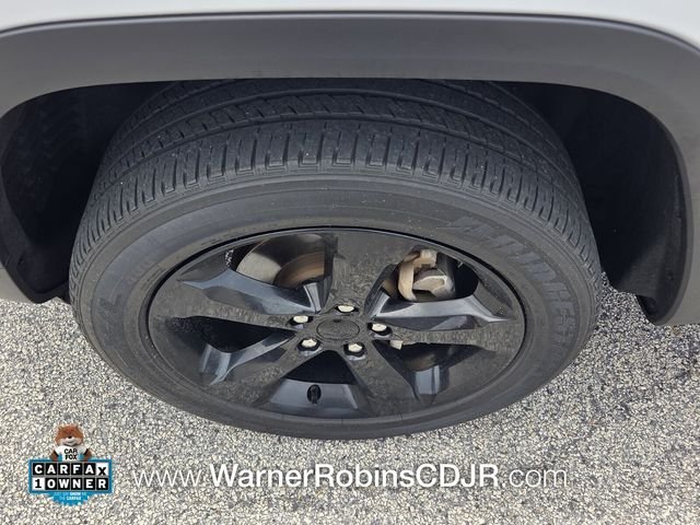 Used 2023 White Jeep Altitude X image 19