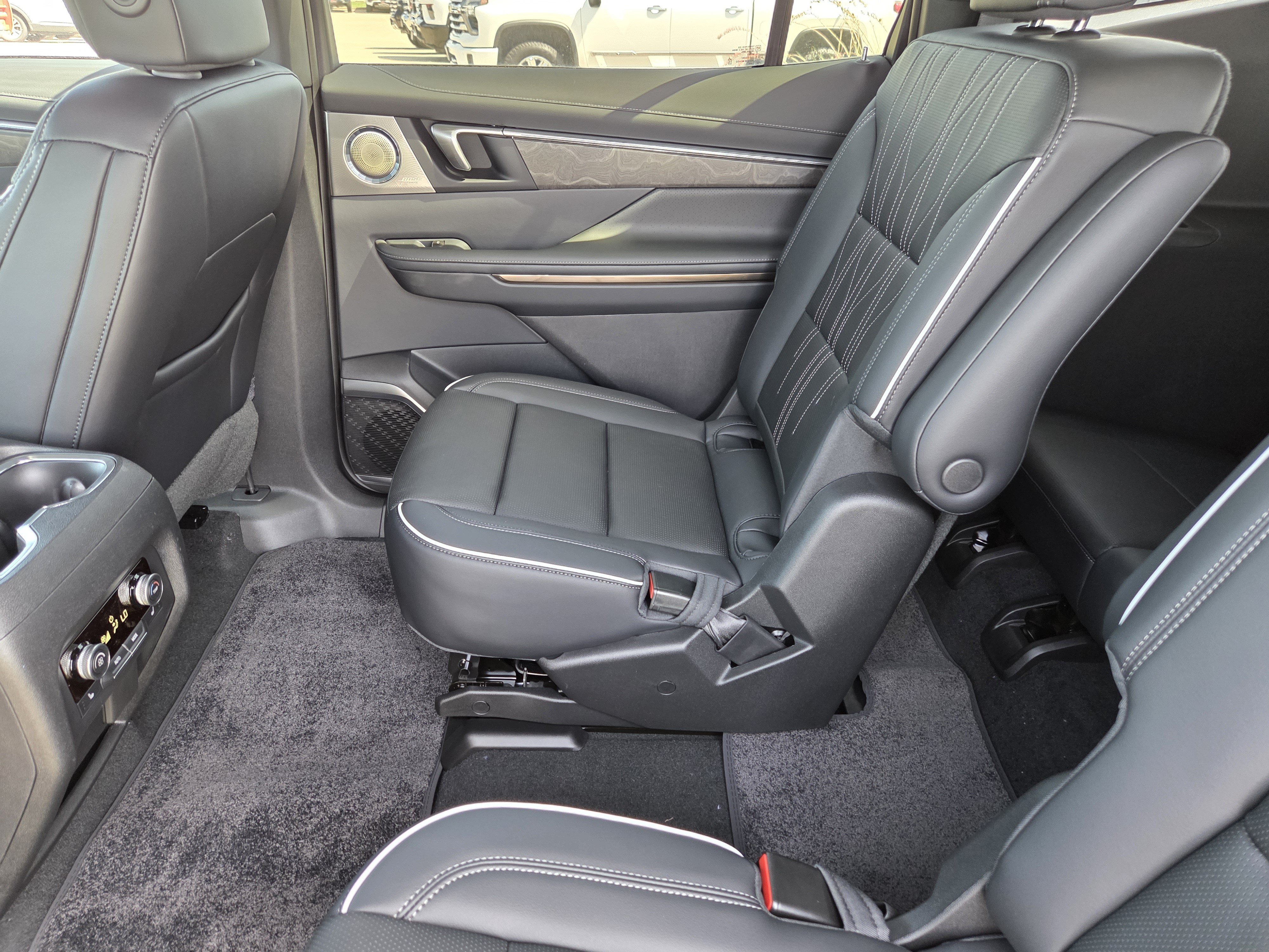 New 2026 Ebony Twilight Metallic Buick Avenir image 25
