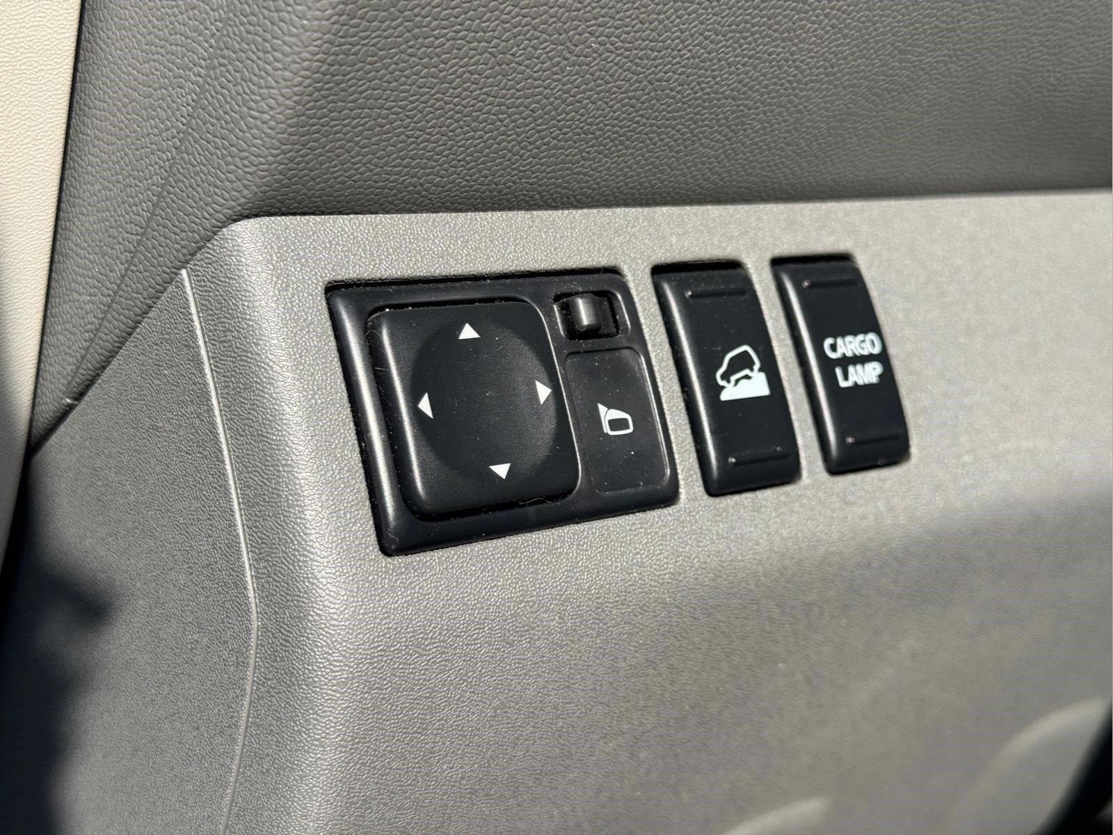 Used 2018 Magnetic Black Nissan SV V6 image 17