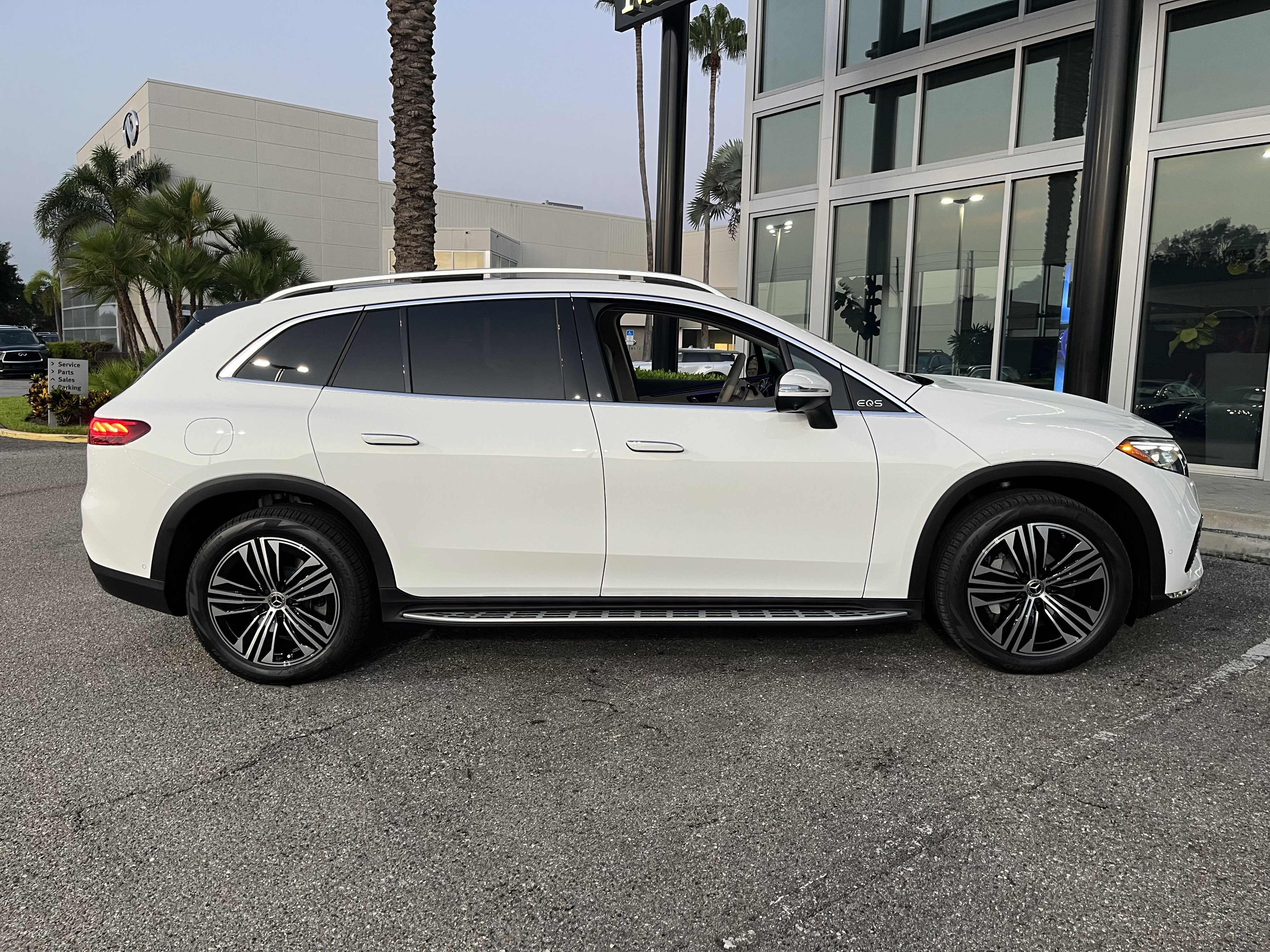 New 2026 POLAR WHITE Mercedes-Benz EQS 400 image 6