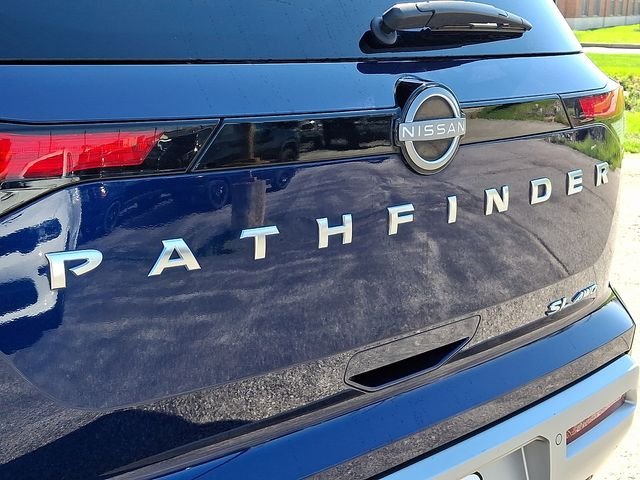 Used 2023 Blue Nissan SL image 33