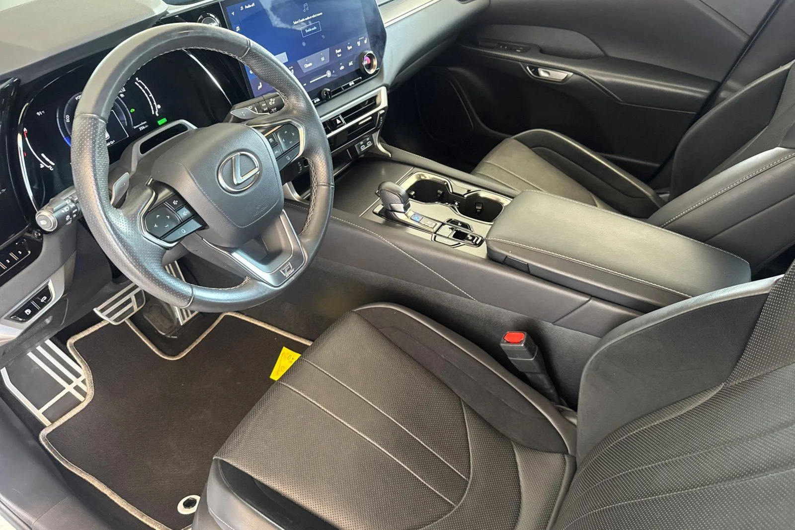 2024 Lexus RX Hybrid 500h - Photo 7