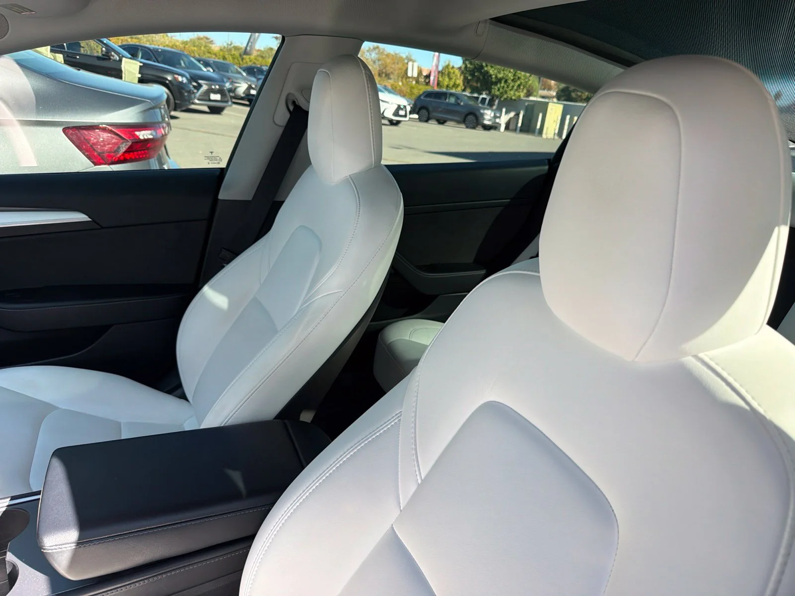 Used 2022 Deep Blue Metallic Tesla Performance image 7