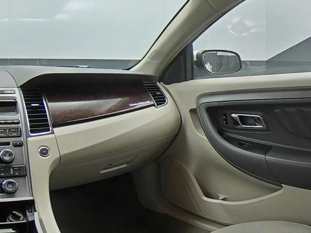 Used 2010  Ford SEL image 40