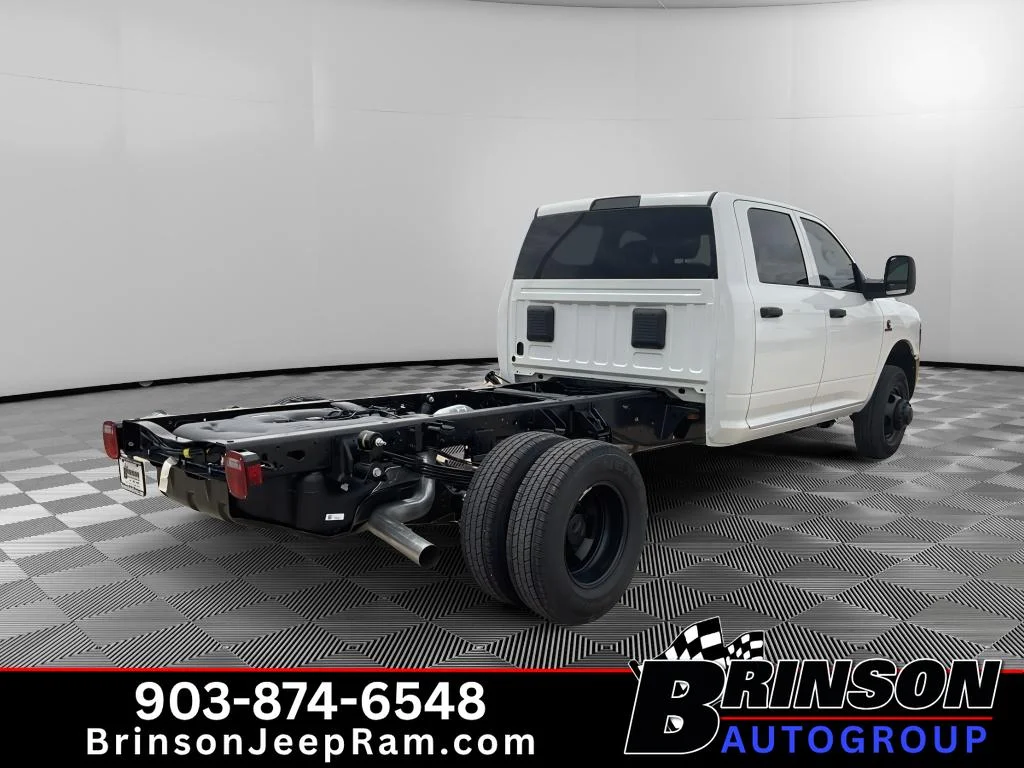 New 2026 Bright White Clear-Coat Exterior Paint RAM Tradesman image 5