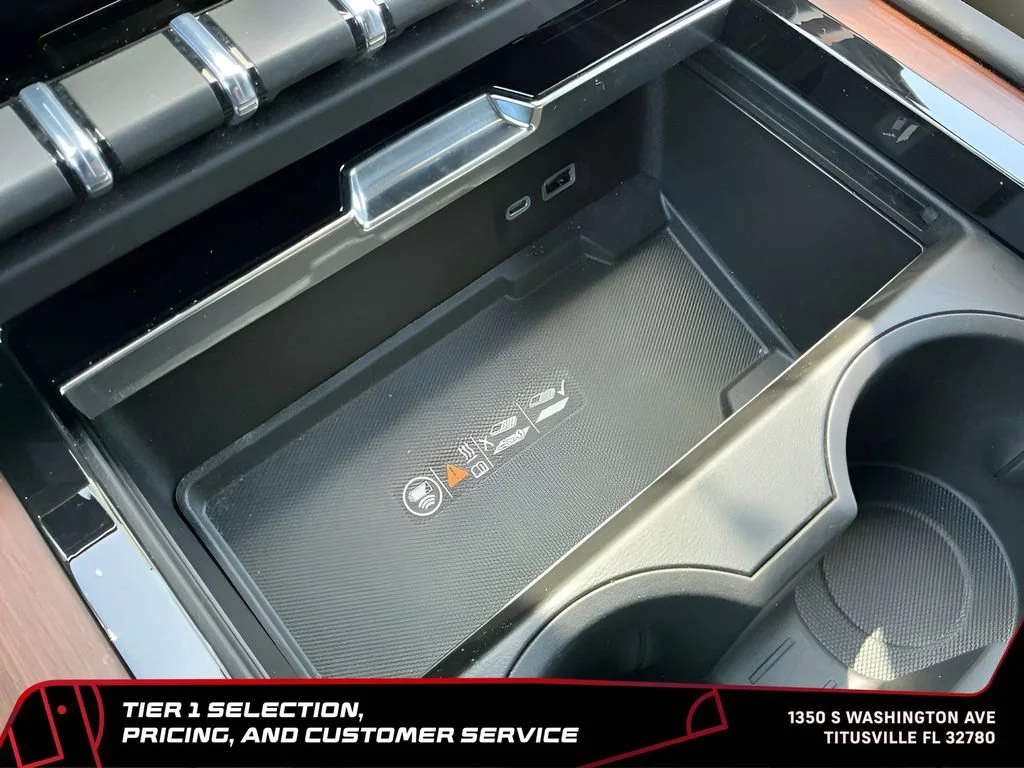 Used 2025 Summit White GMC Denali image 38