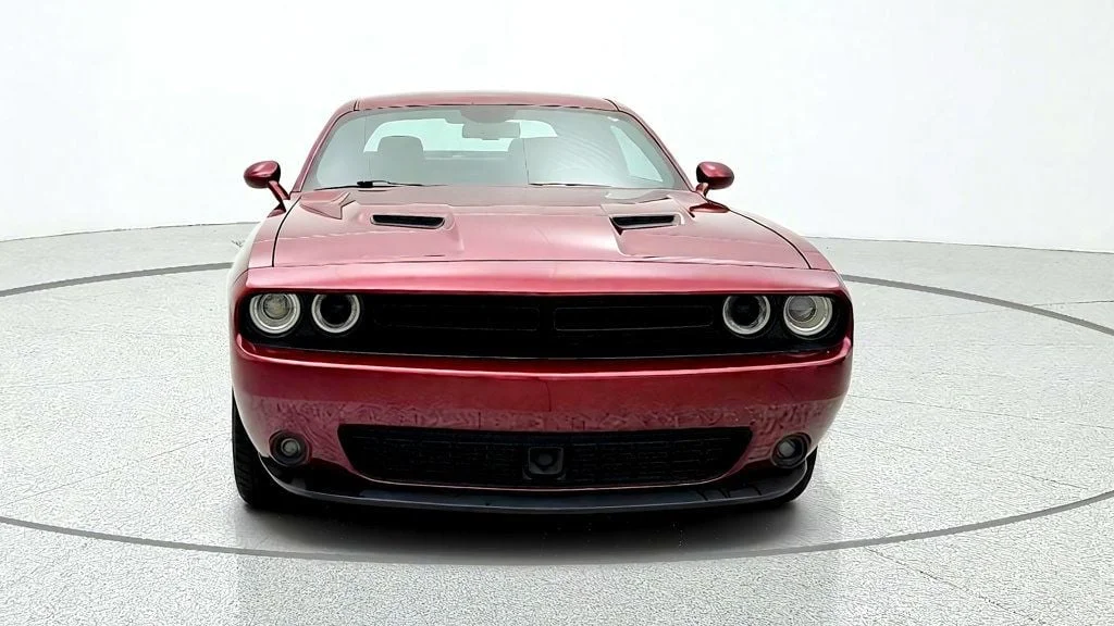 Used 2023 Octane Red Pearlcoat Dodge SXT AWD image 2