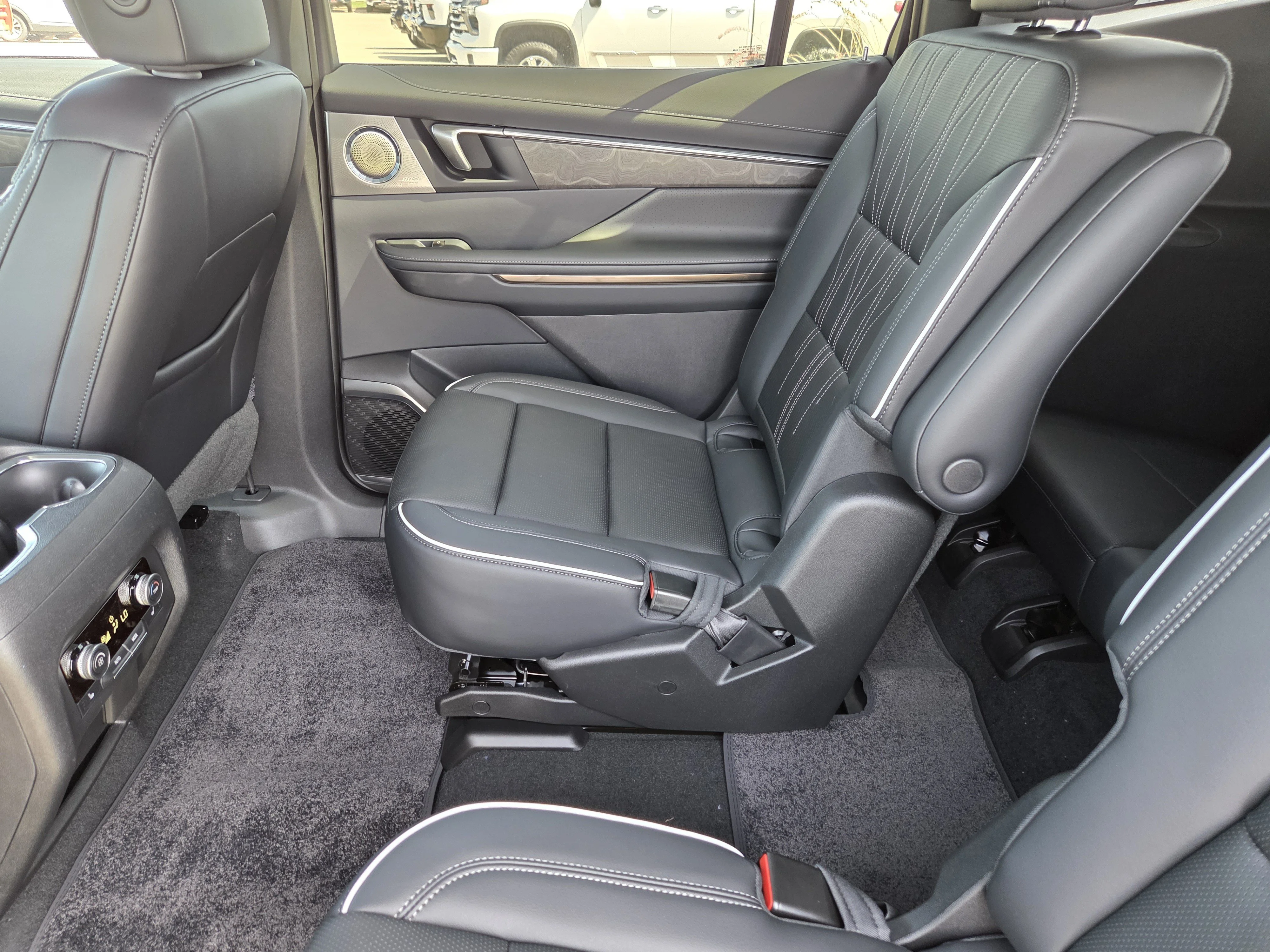 New 2026 Ebony Twilight Metallic Buick Avenir image 25