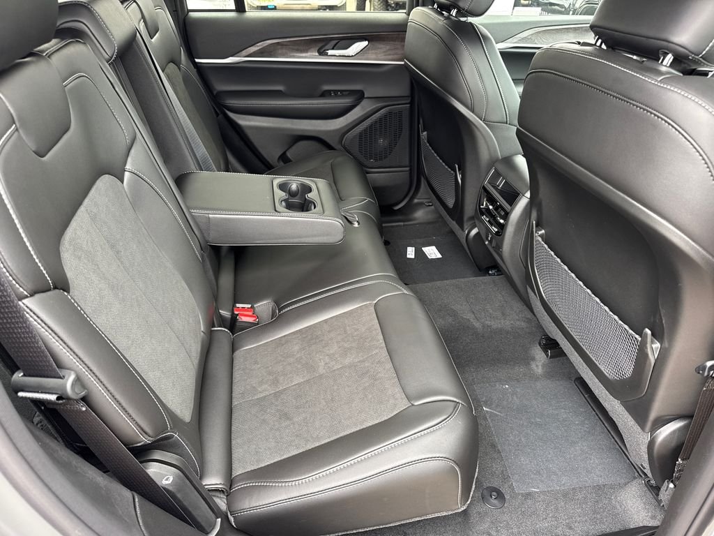 New 2027 Sting-Gray Clearcoat Jeep Laredo Altitude image 16