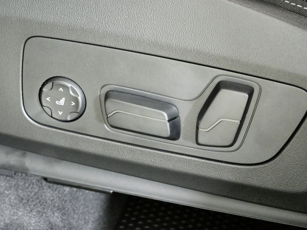 Certified Used 2026 Dune Grey Metallic BMW xDrive28i image 43