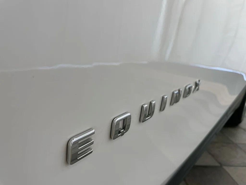 Used 2024 Summit White Chevrolet LT image 31
