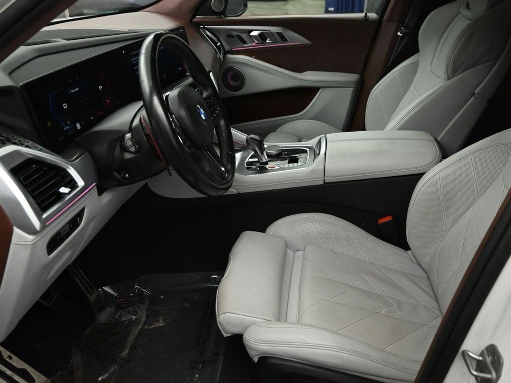 2023 BMW XM - Image 9