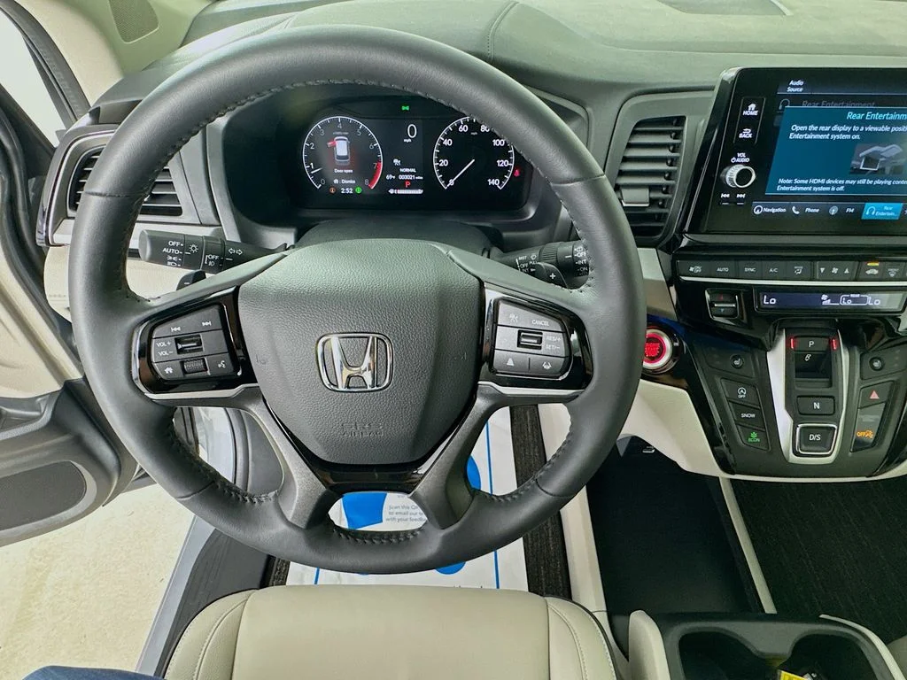 Certified Used 2026 Silver Honda Touring image 14