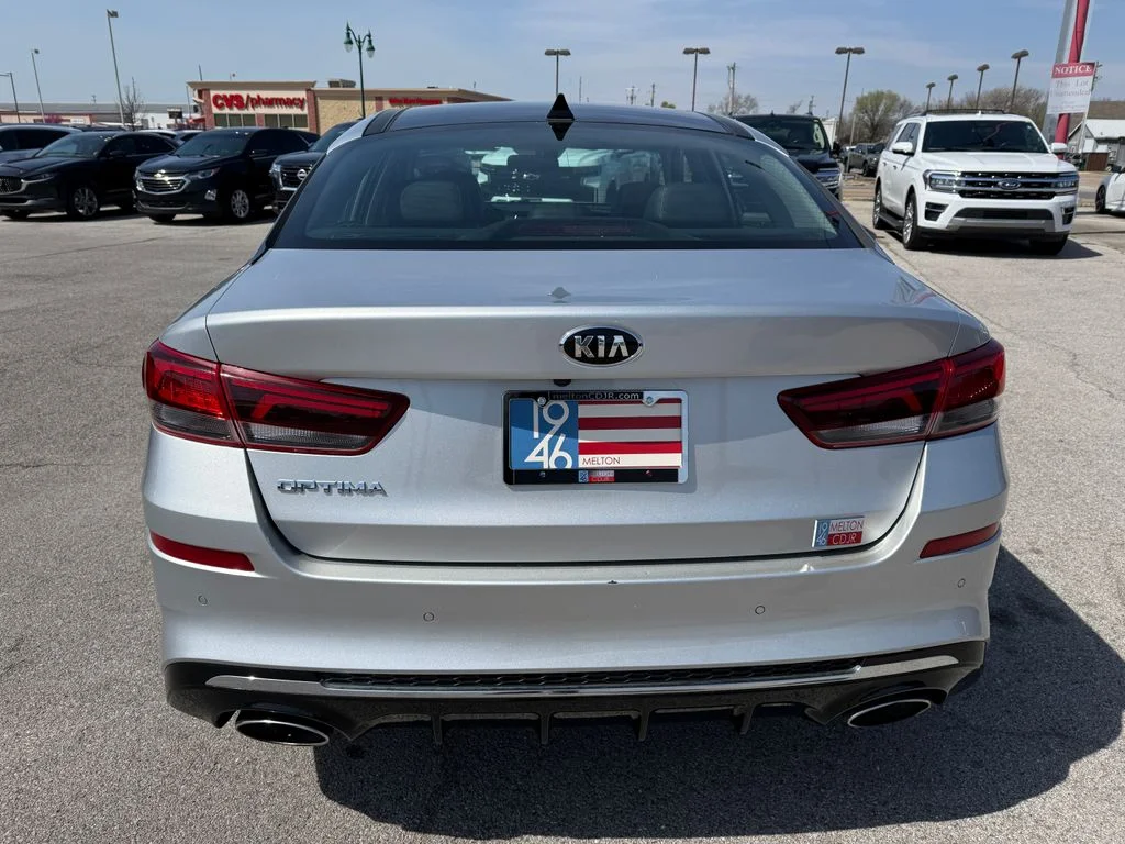 Used 2020 Silver Kia SE image 19