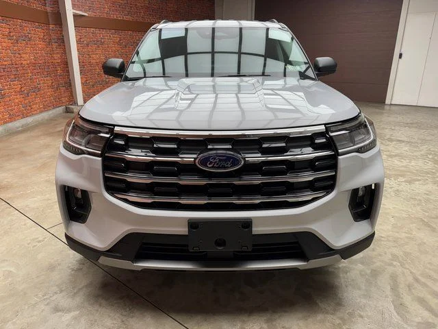 New 2026 Space White Metallic Ford Active image 8