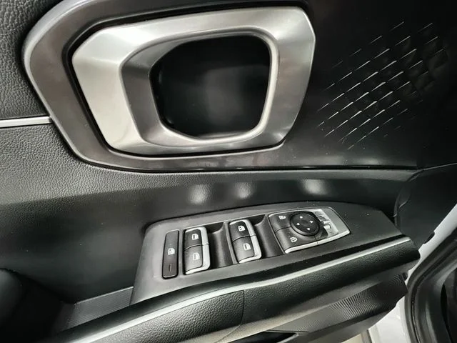 2021 Kia Sorento LX - Photo 21