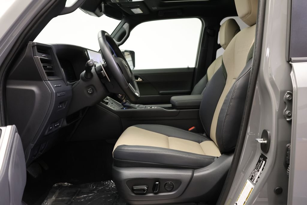 2025 Lexus GX Overtrail - Photo 31
