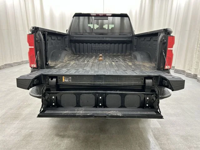 Used 2024 Black Chevrolet High Country image 7