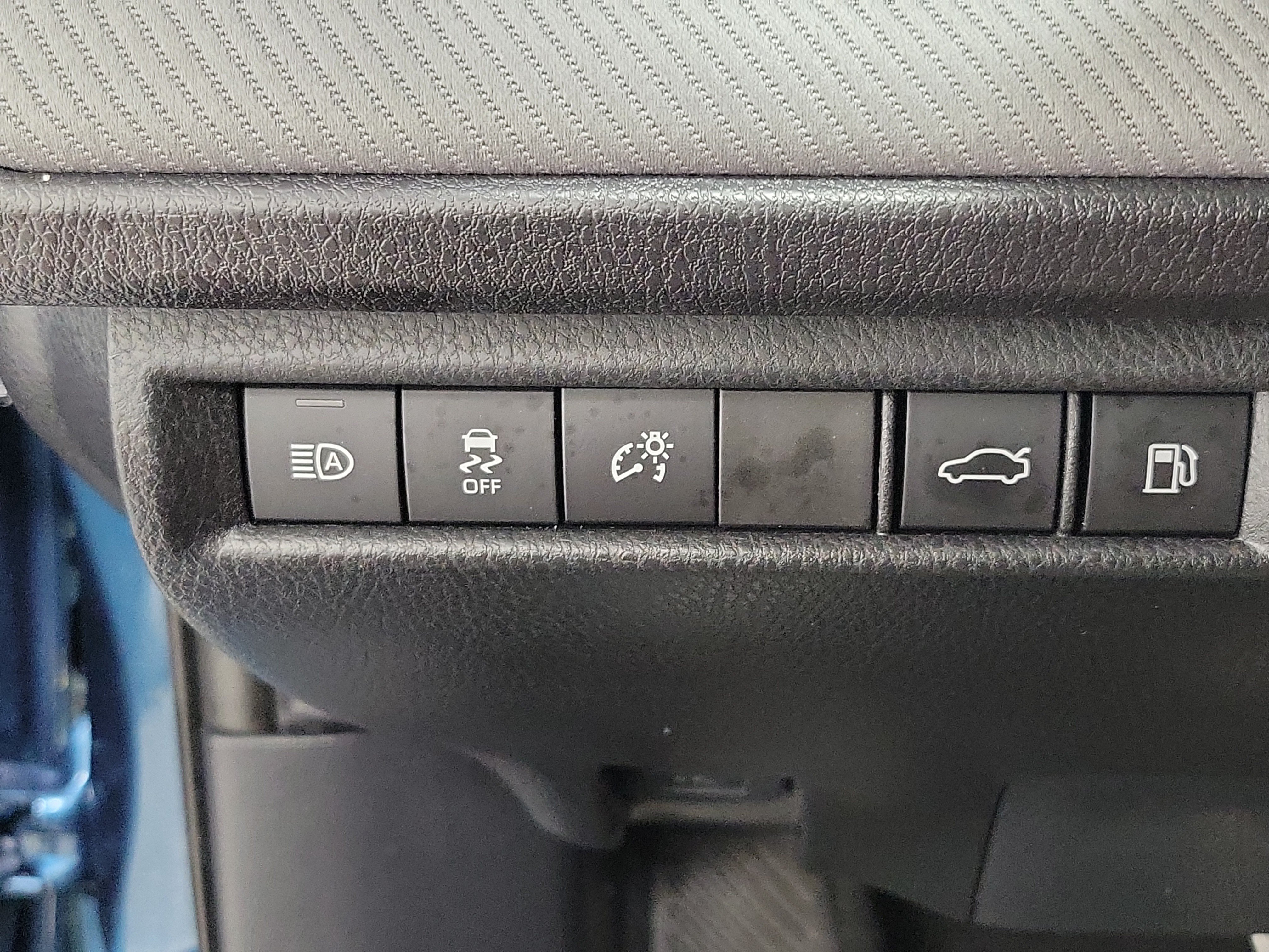 Certified Used 2025 Ocean Gem Toyota SE image 21