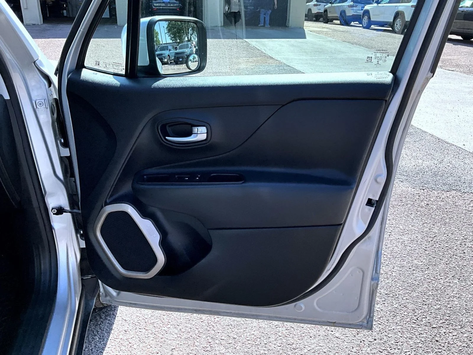 Used 2015 Silver Jeep Limited image 17