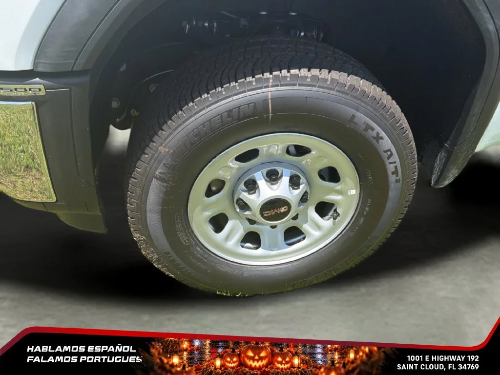 New 2026 Summit White GMC Pro image 11