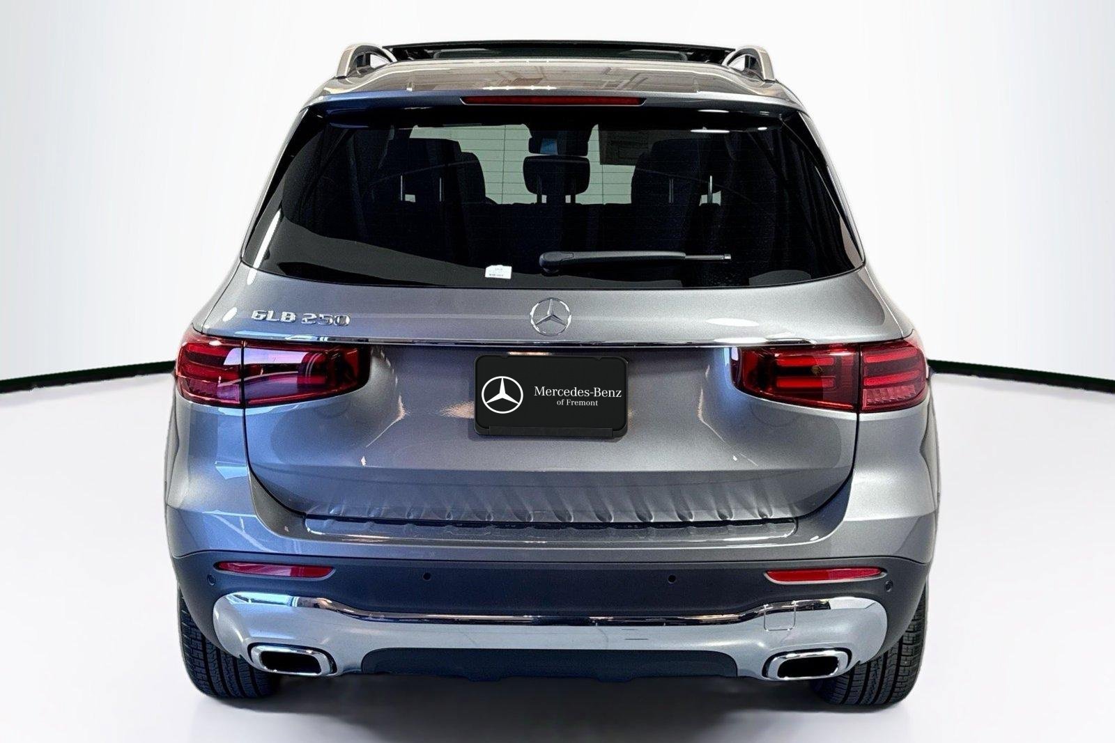 New 2026 Mountain Grey Metallic Mercedes-Benz GLB 250 image 6