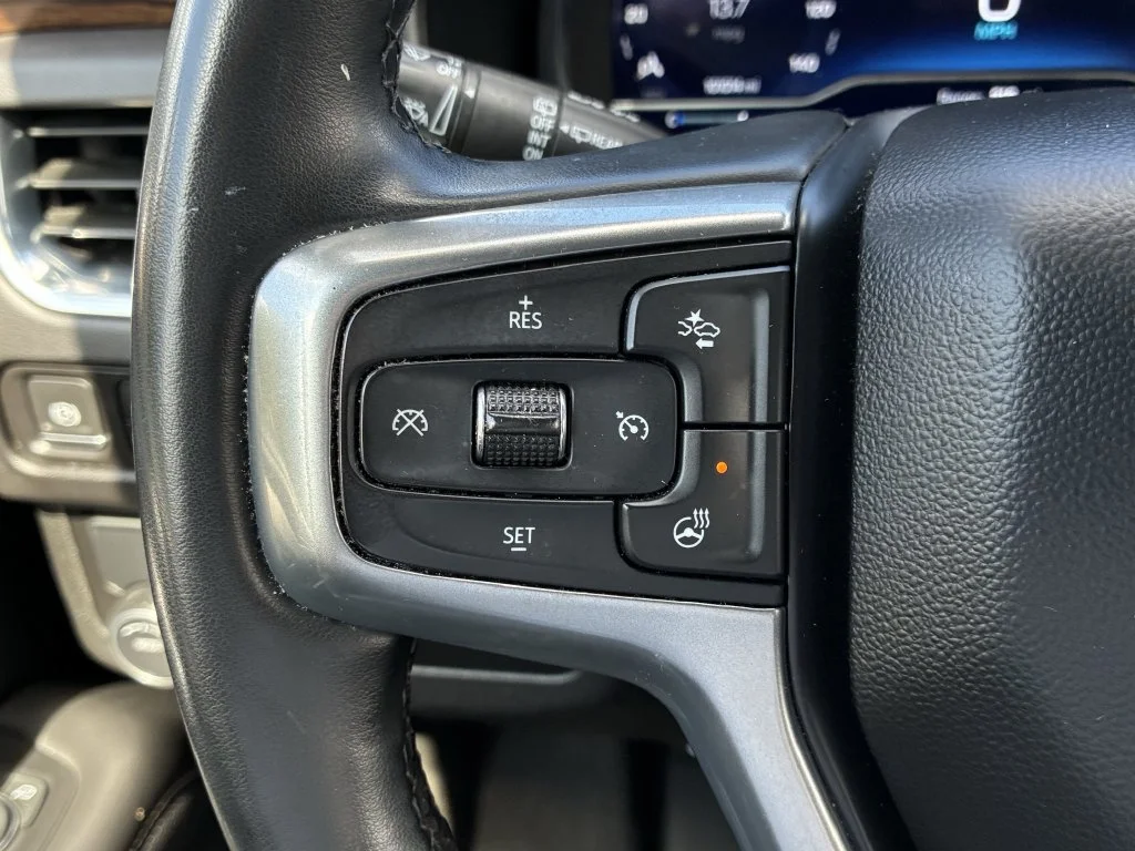 Used 2023 SUMMIT WHITE Chevrolet Premier image 33
