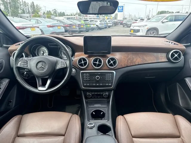 Used 2017 Cirrus White Mercedes-Benz GLA 250 image 11