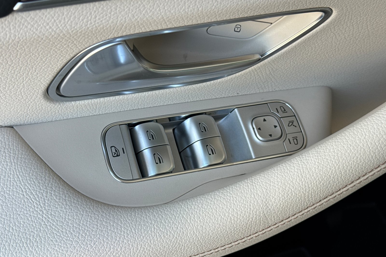 New 2027 Polar White Mercedes-Benz GLS 450 image 23