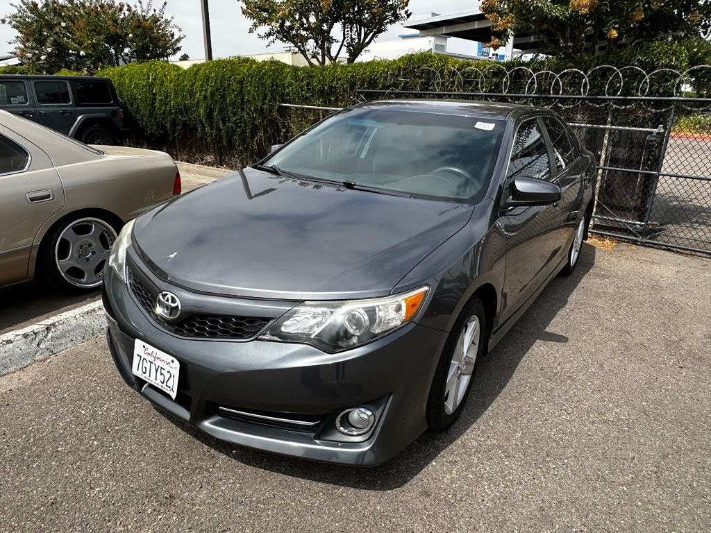Used 2014 Gray Toyota SE image 10