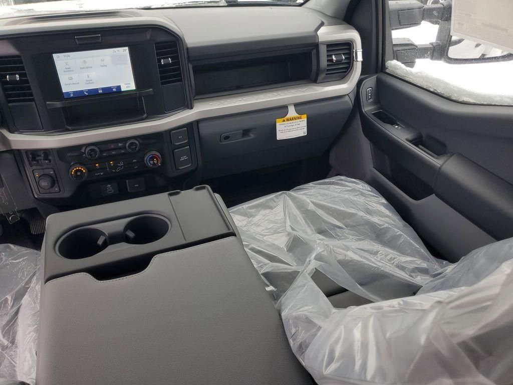 New 2026 Oxford White Ford F-450® XL image 29