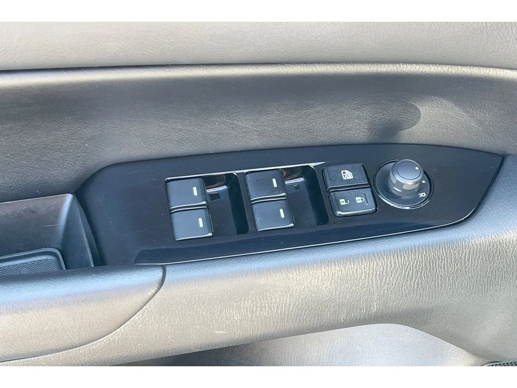 Used 2021 Snowflake White Pearl Mica Mazda Touring image 13
