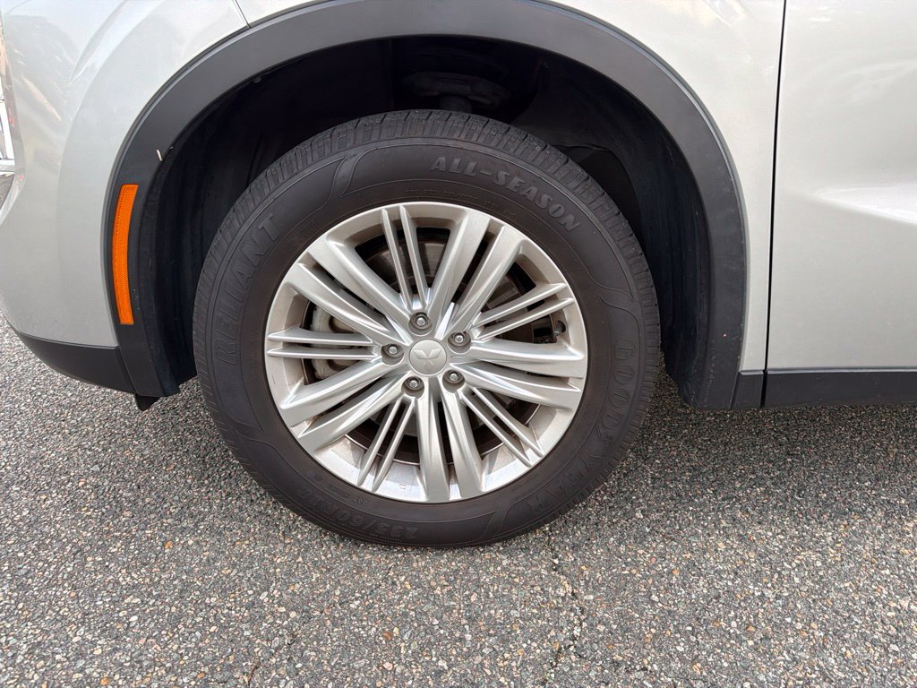 Used 2022 Silver Mitsubishi ES image 22