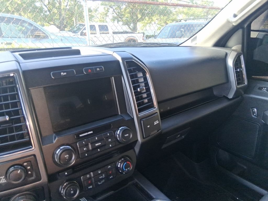 Used 2018 Blue Ford XLT image 11