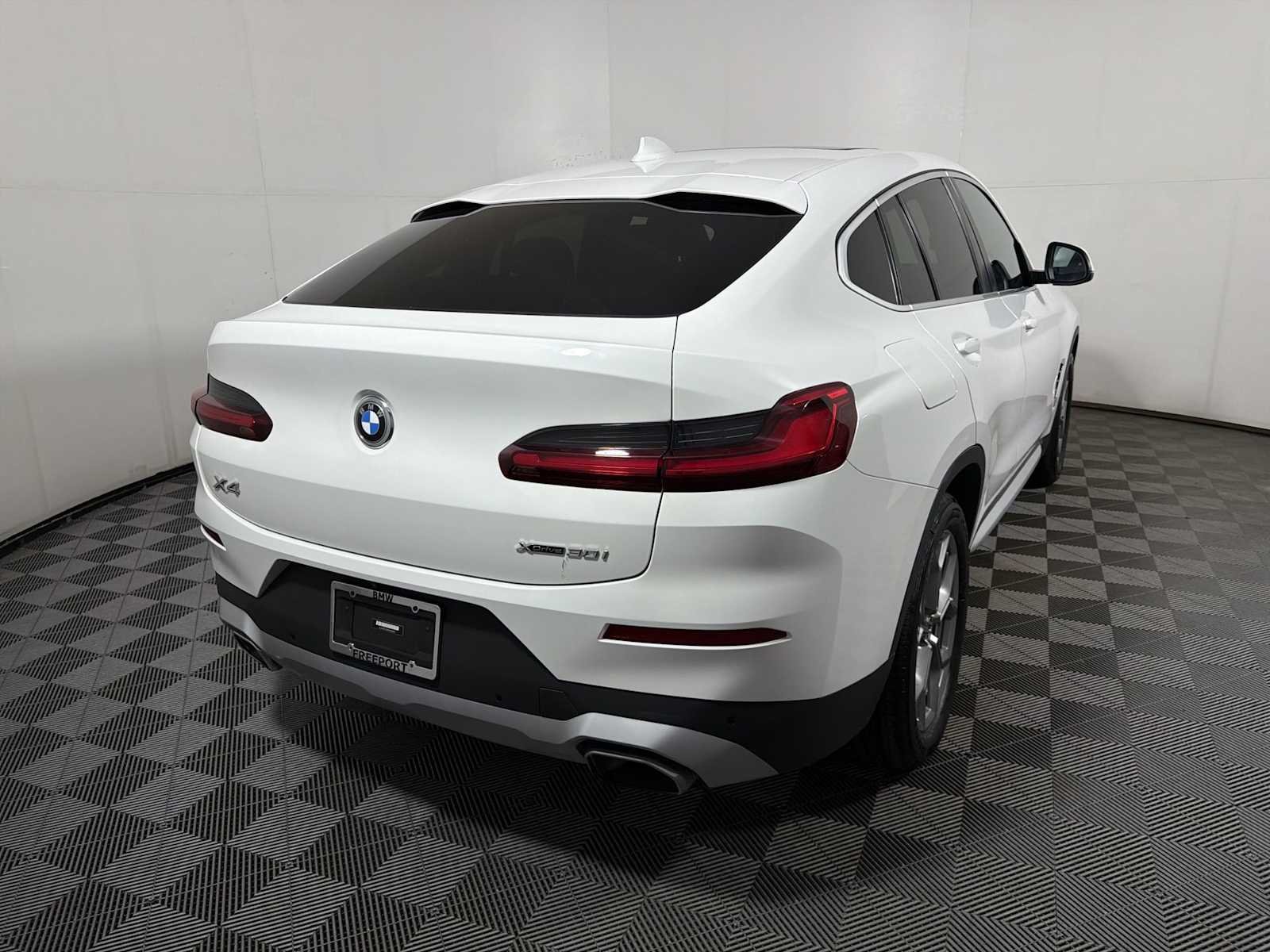 2023 BMW X4 30i - Photo 6