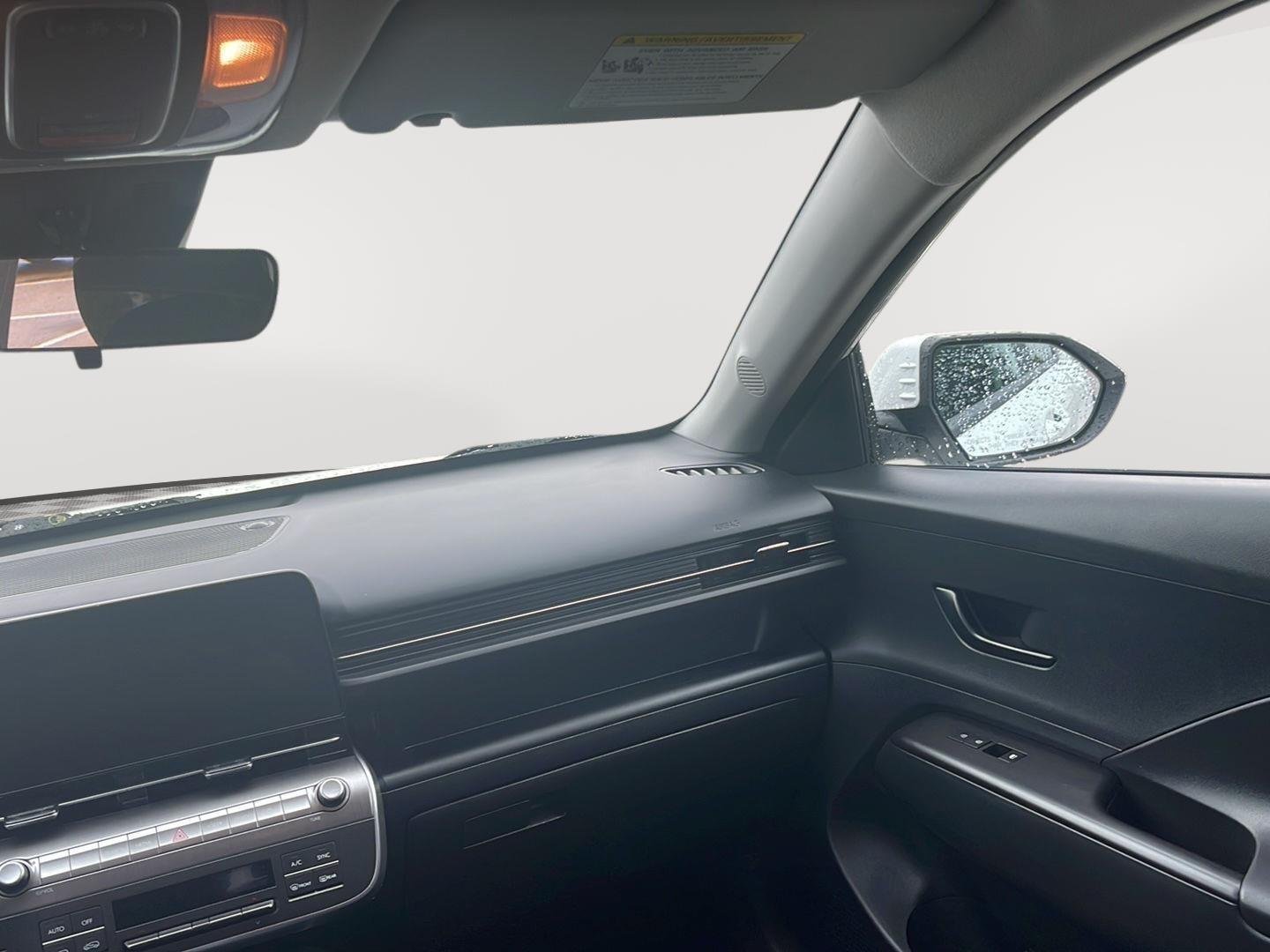 2025 Hyundai Kona SEL - Photo 17