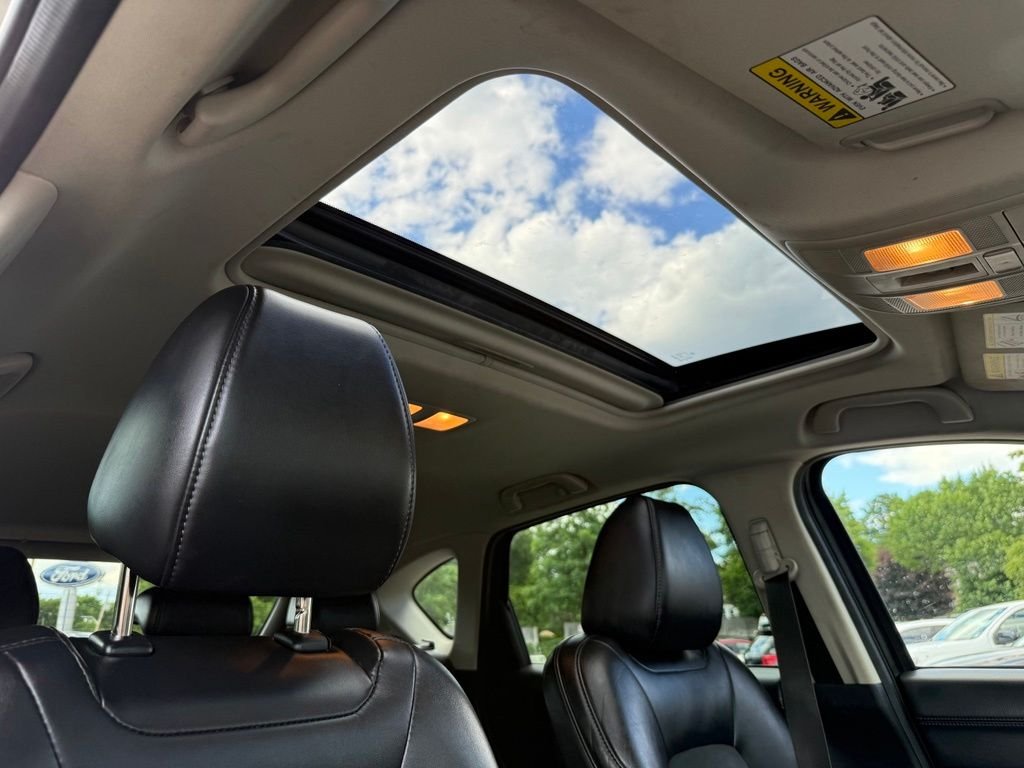 Used 2017 White Mazda Touring image 31