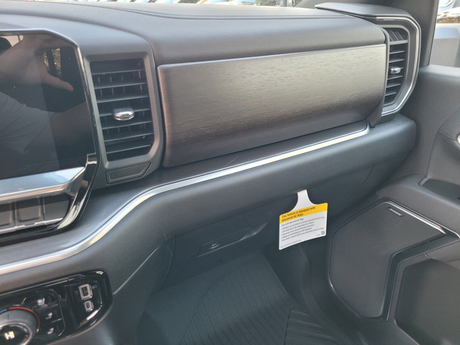New 2026 Polar White Tricoat Chevrolet High Country image 32