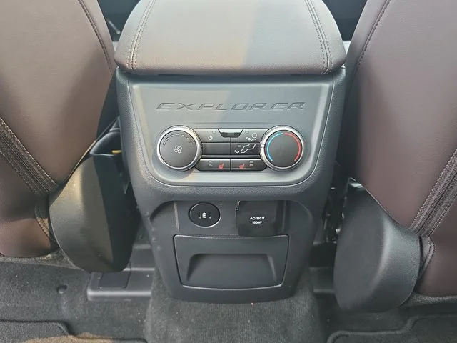 2026 Ford Explorer Platinum - Photo 33