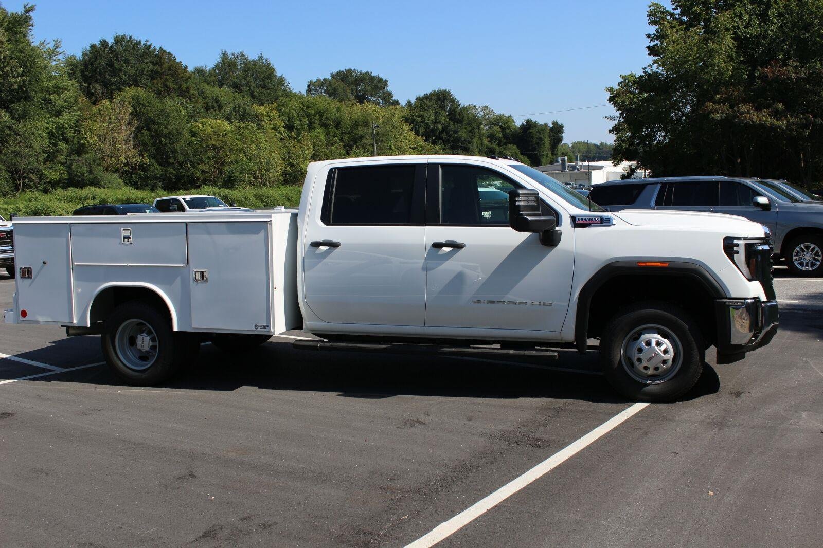 New 2026 Summit White GMC Pro image 8