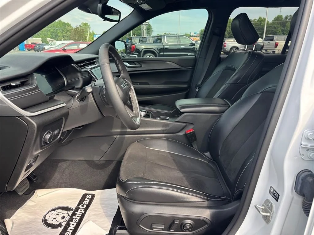 Used 2023 White Jeep Altitude X image 12