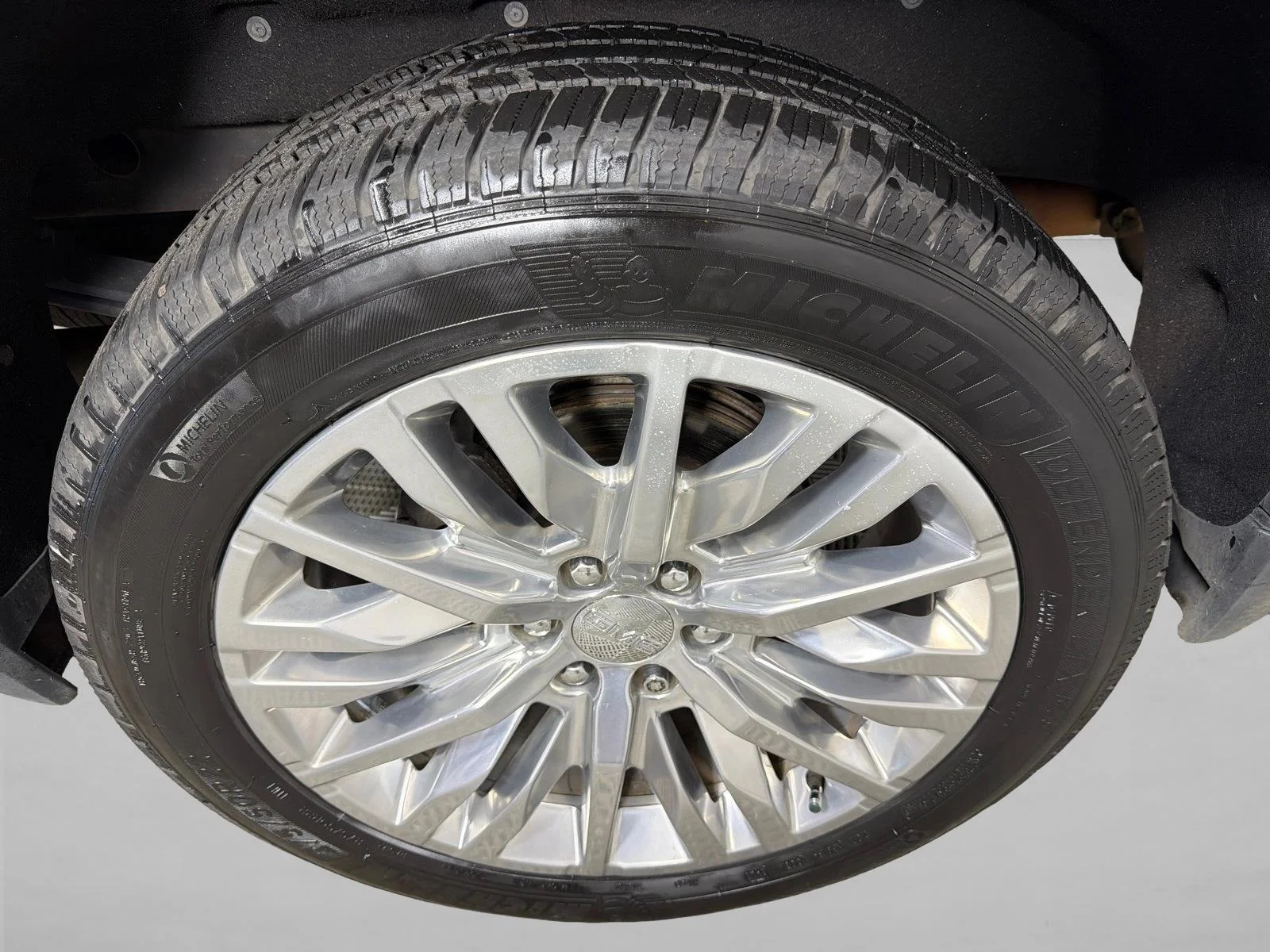 Used 2019 White GMC Denali image 19