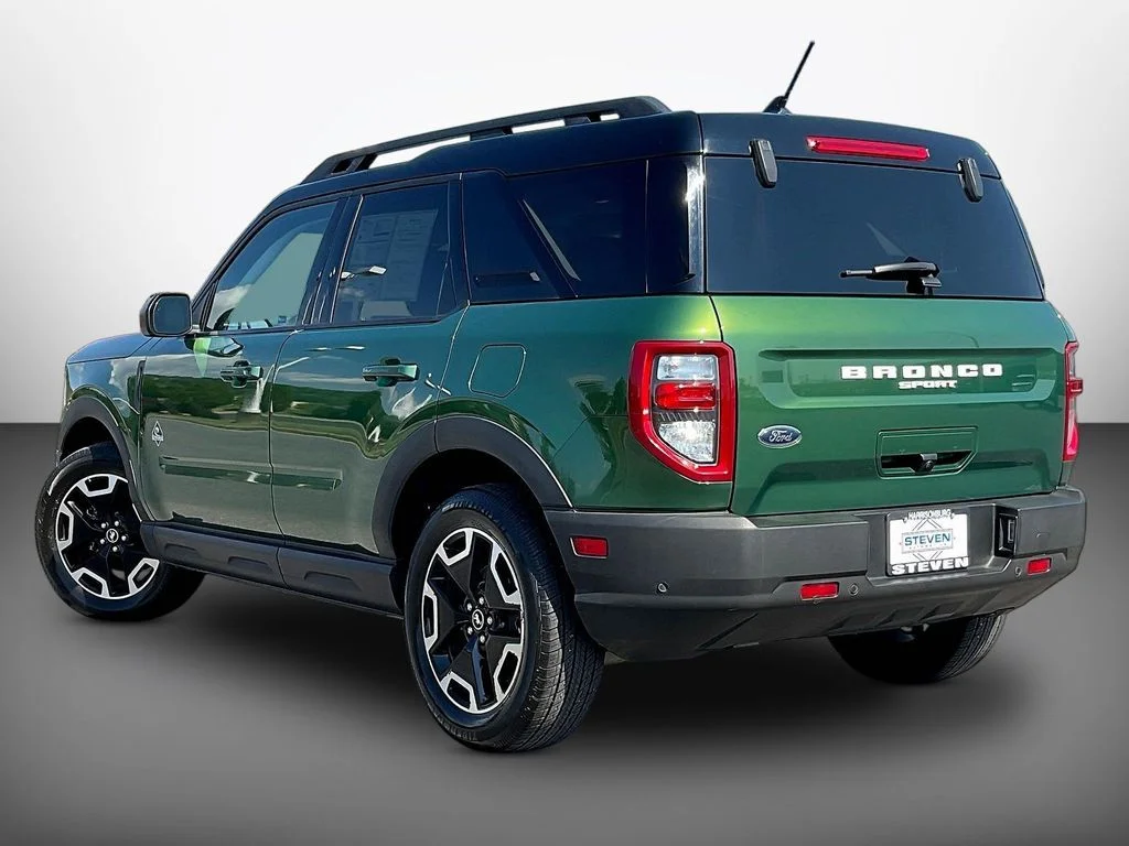 Certified Used 2024 Eruption Green Metallic Ford Outer Banks image 4