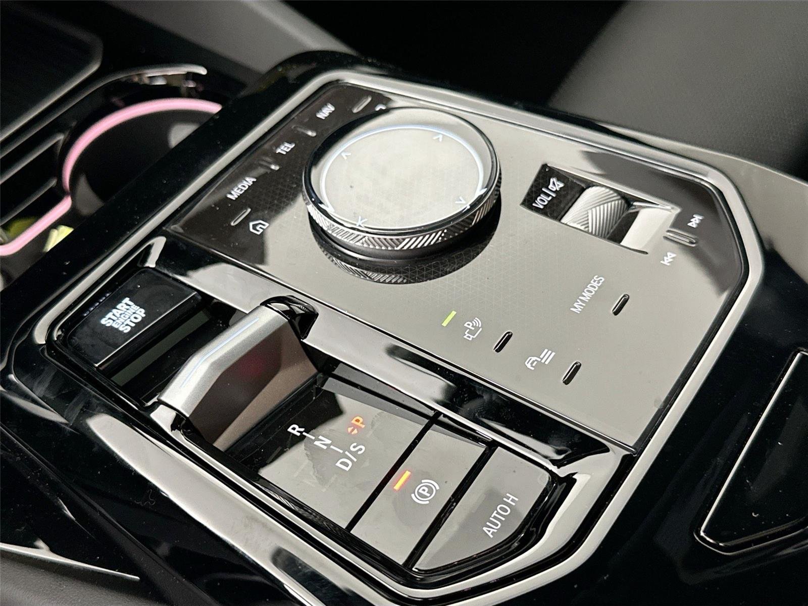 New 2026 Black Sapphire Metallic BMW 530i xDrive image 17