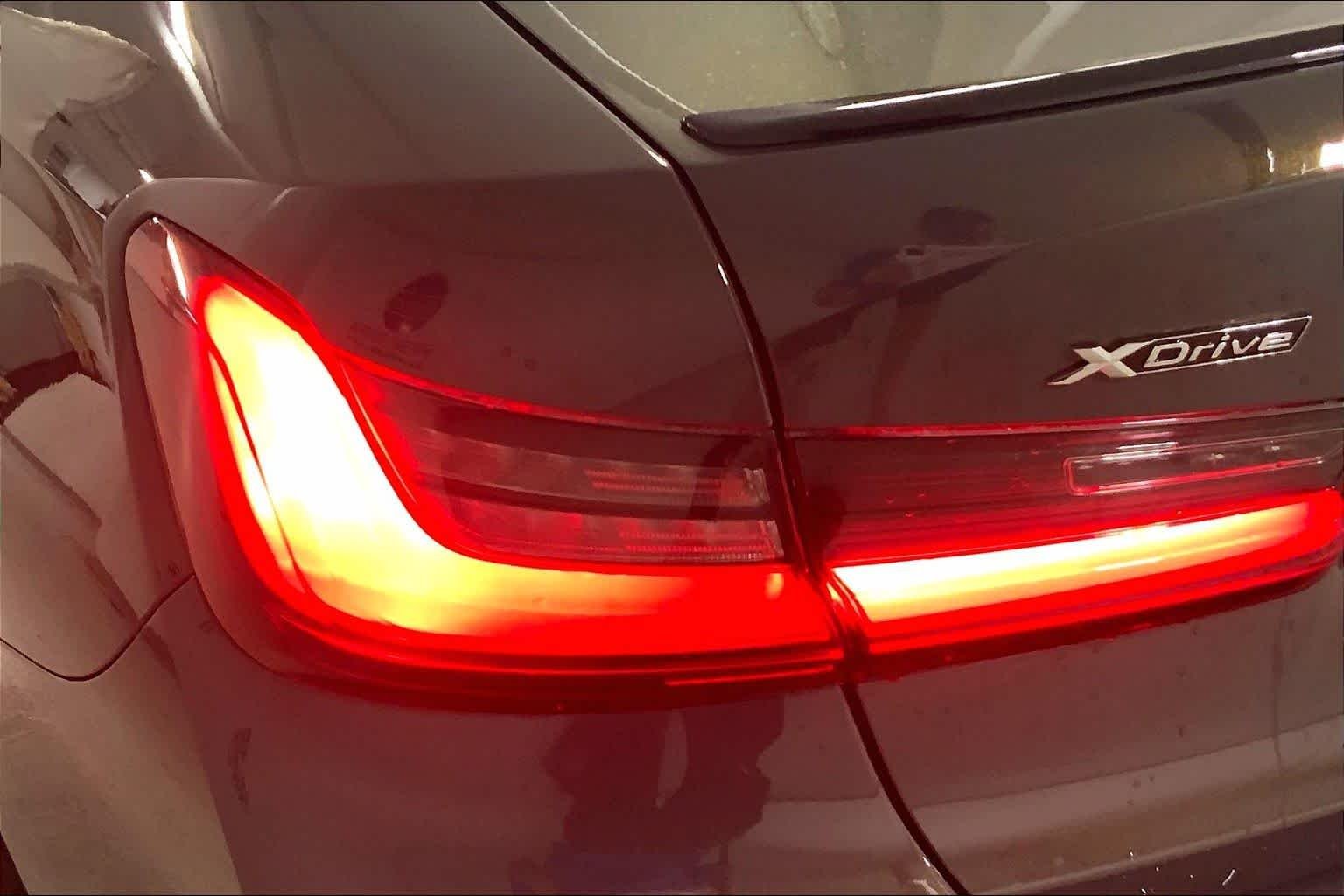 New 2026 Dravit Grey Metallic BMW 330i xDrive image 14